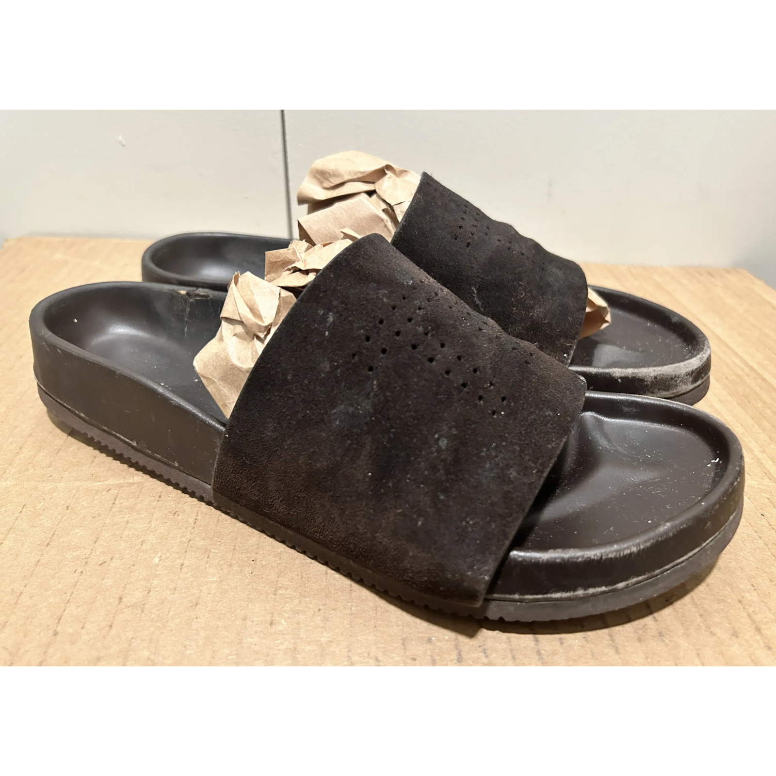 Tom Ford Wiglow Perforated Suede Leather Sandals Size 9